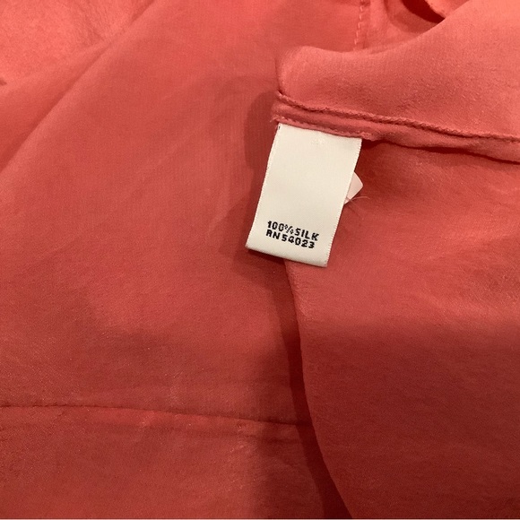 Banana Republic salmon pink v-neck 100% silk sleeveless top 3/4 button Sz XS - Picture 5 of 6